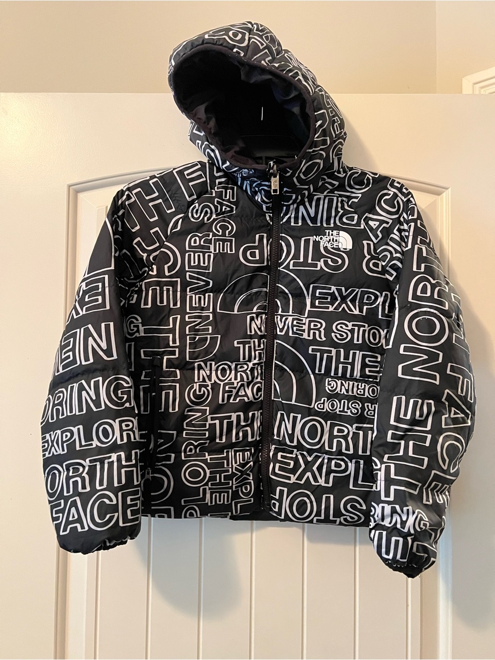 The North Face boys TNF youth black puffer reversible down coat jacket medium